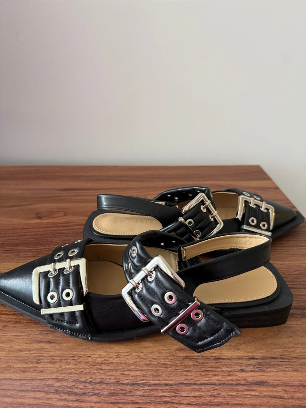 Luomanli black faux